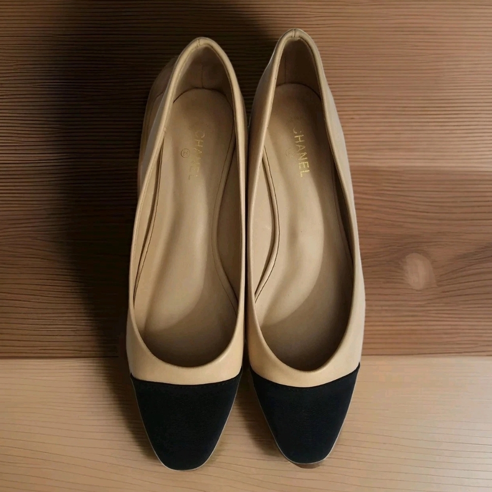 CHANEL Cambon Leather Ballet Flats in Beige & Black Cap Toe Size 8.5